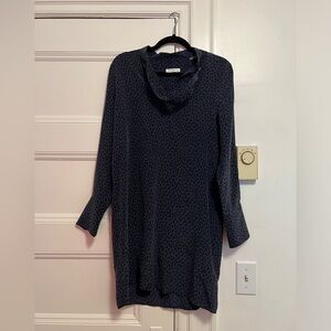 Equipment Femme 100% Silk Blue Floral Top - Size XS